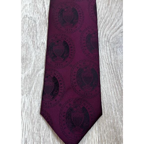 College Classics|Texas A&M Aggies|School Crest Tie - Picture 4 of 4